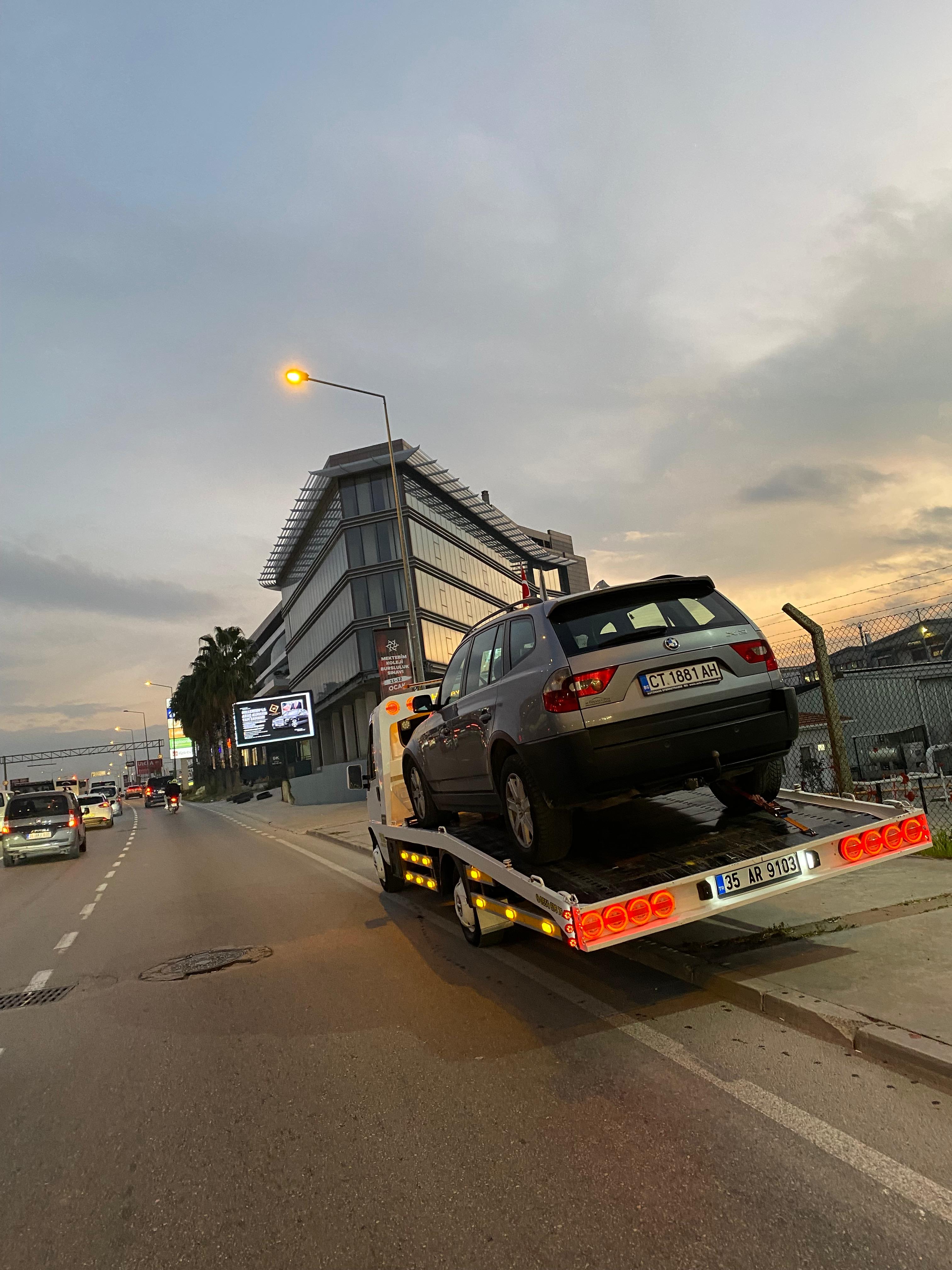 Hobby Garage İzmir oto çekici ile yapılan gerçek araç taşıma işi, kare 44
